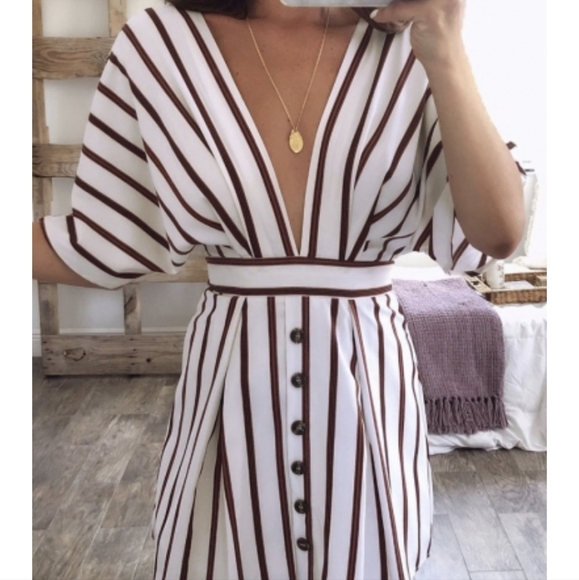 essue Dresses & Skirts - essue open back striped dress